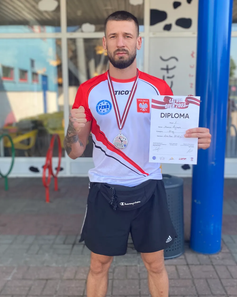 Marcin Kujawa z medalem i dyplomem Latvia Open 2022 w kickboxingu