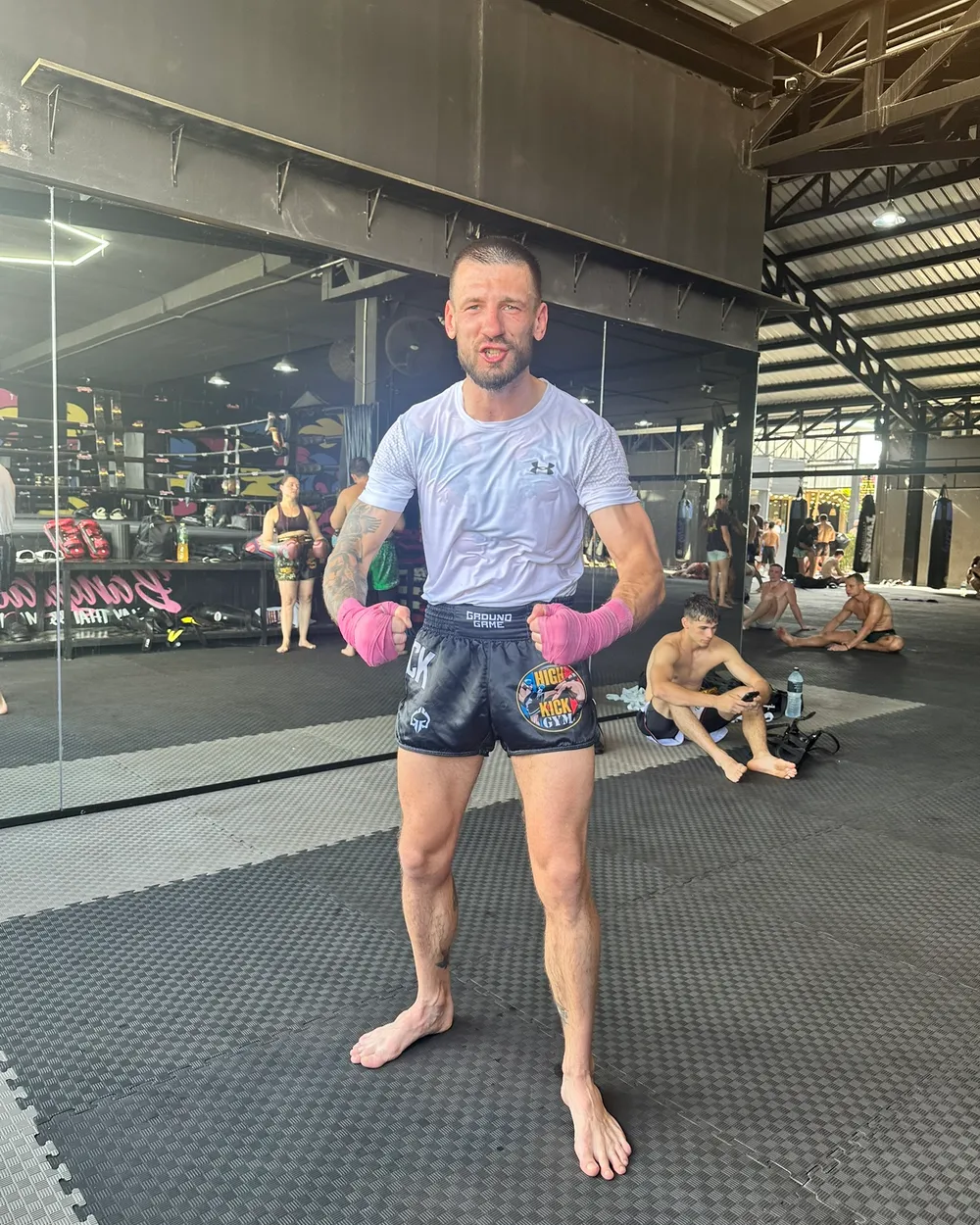 Marcin Kujawa na treningu w tajskim klubie muay thai